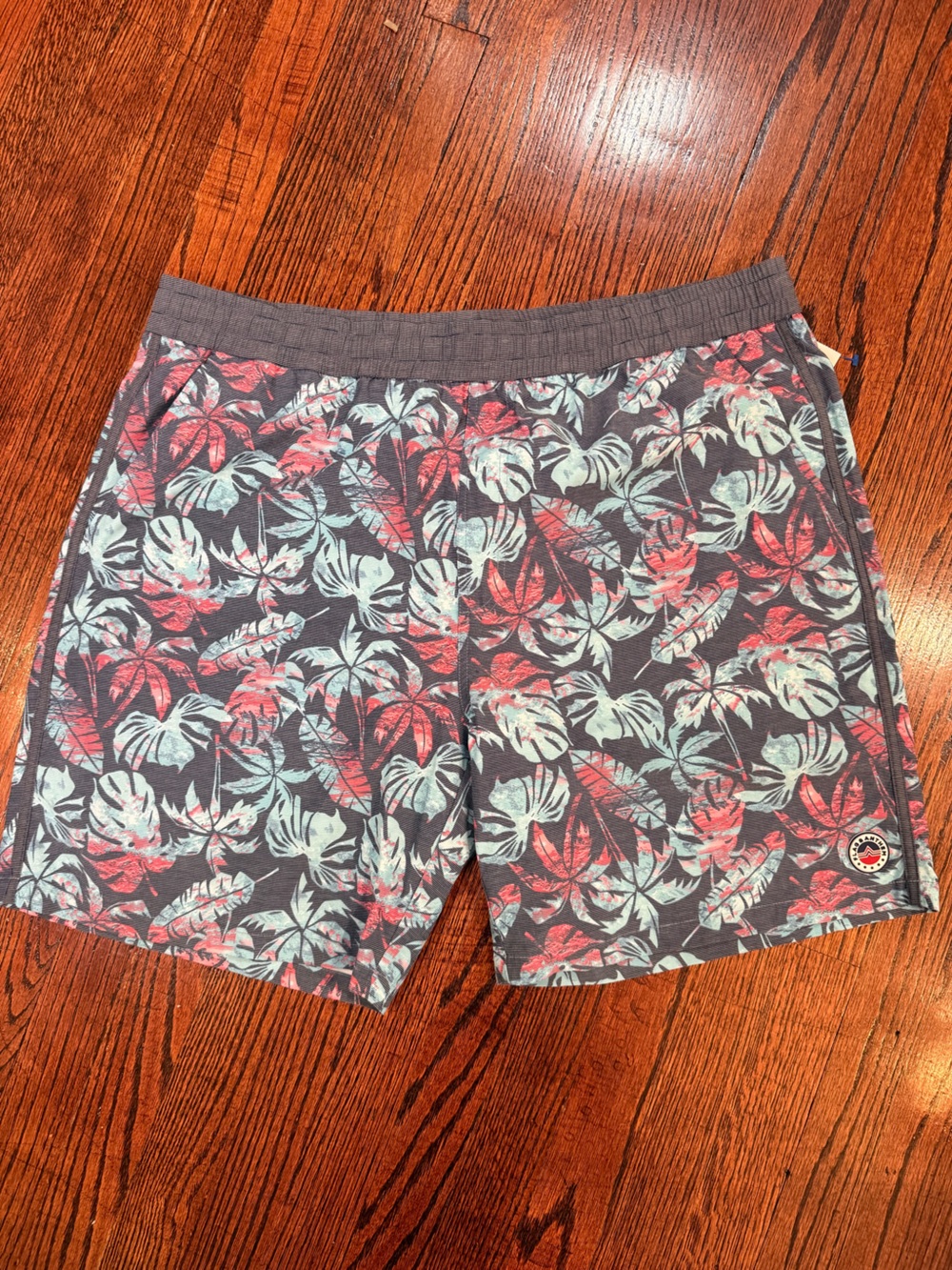 True Religion Gray Floral Hybrid Shorts with Coral & Mint Leaves Sz XL